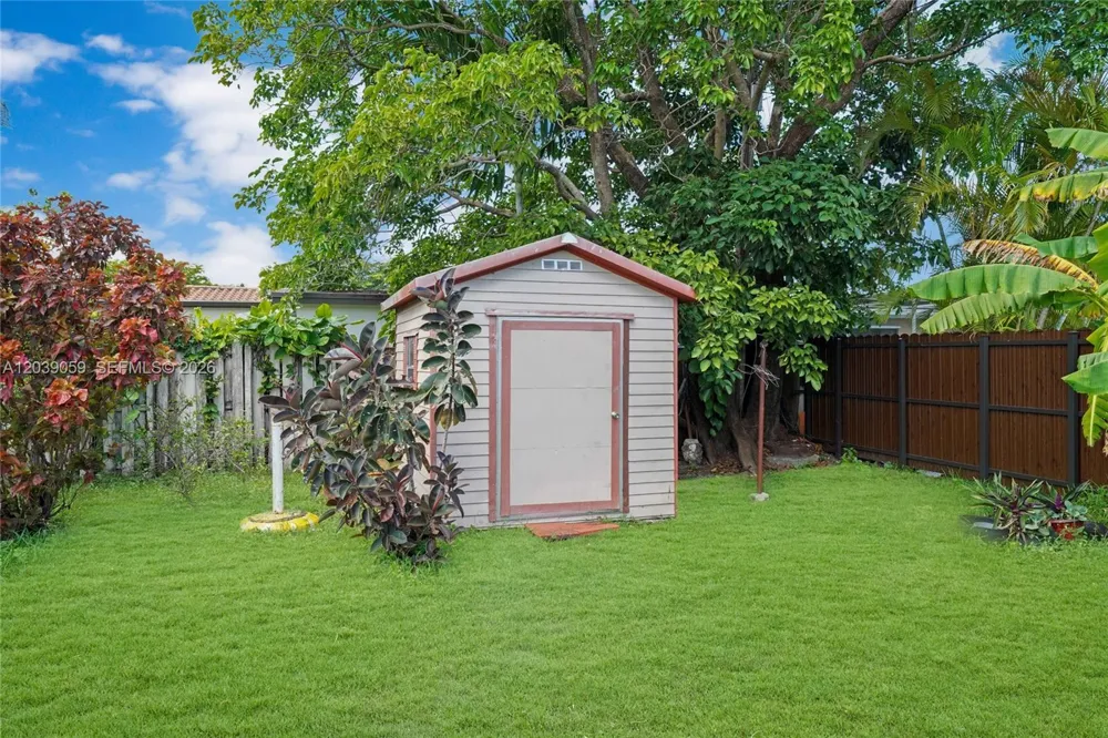 10051 SW 13th Ter Miami, FL 33174