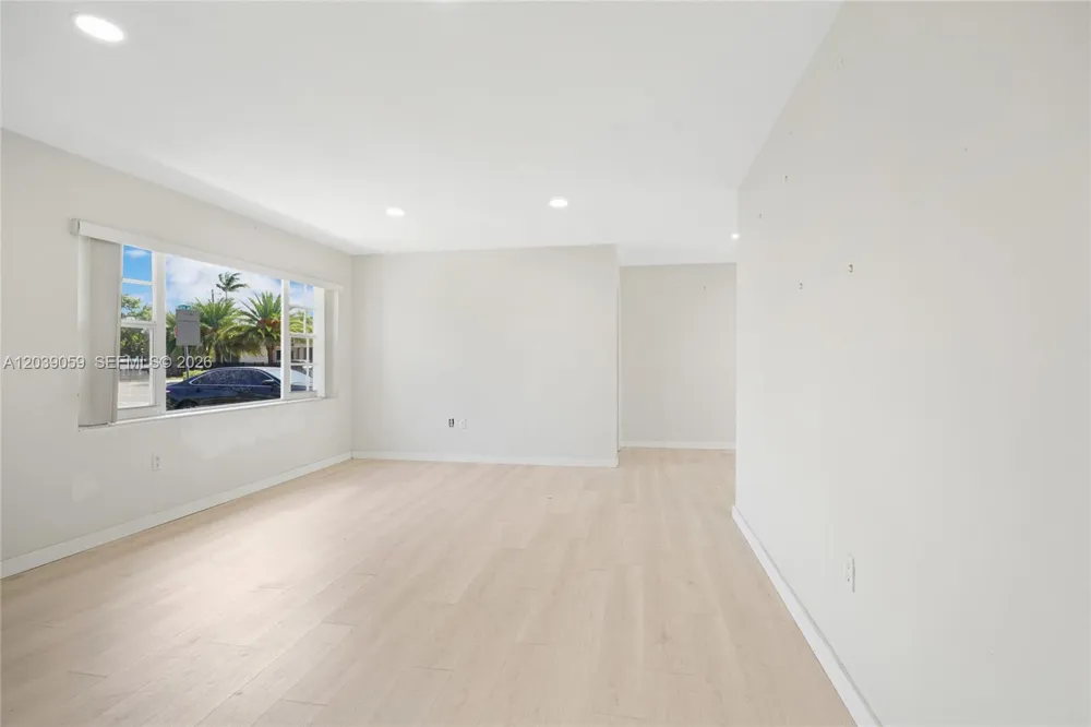 10051 SW 13th Ter Miami, FL 33174