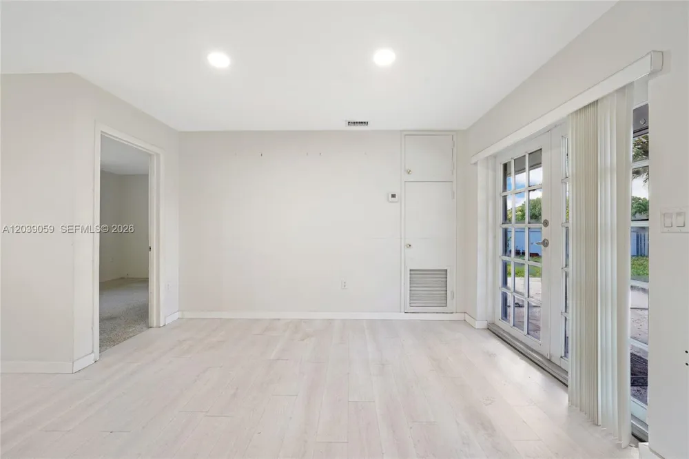 10051 SW 13th Ter Miami, FL 33174