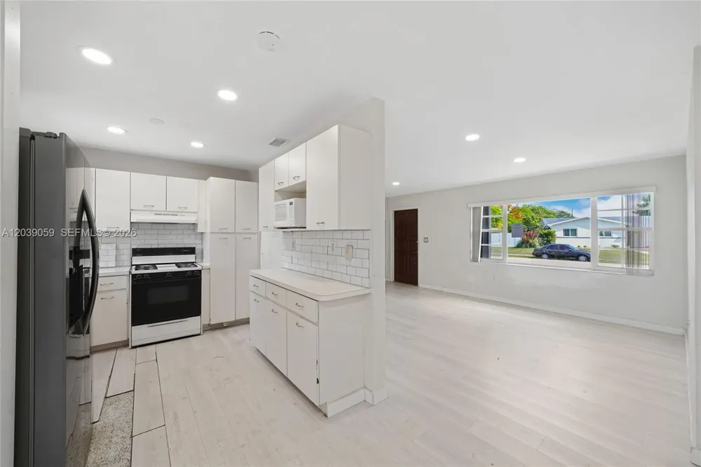 10051 SW 13th Ter Miami, FL 33174