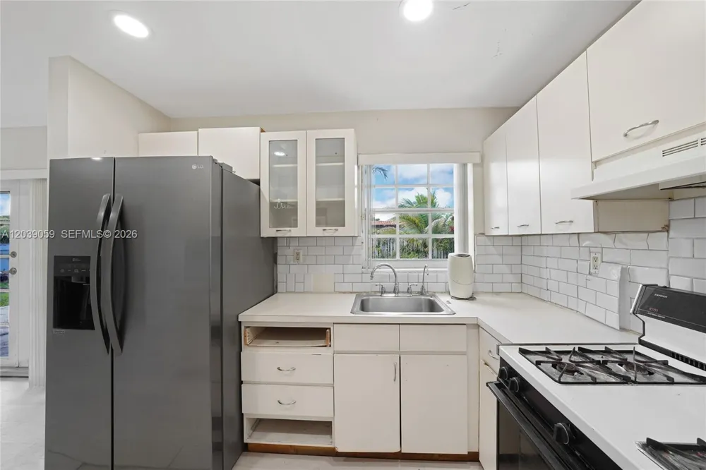 10051 SW 13th Ter Miami, FL 33174