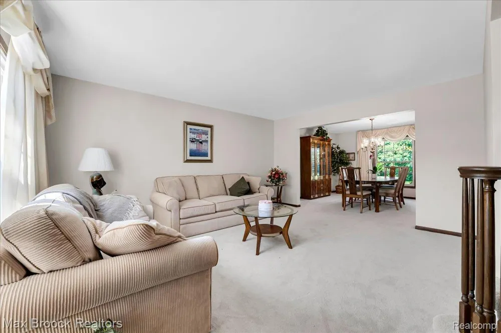 217 Stonetree Circle Rochester Hills City, MI 48309