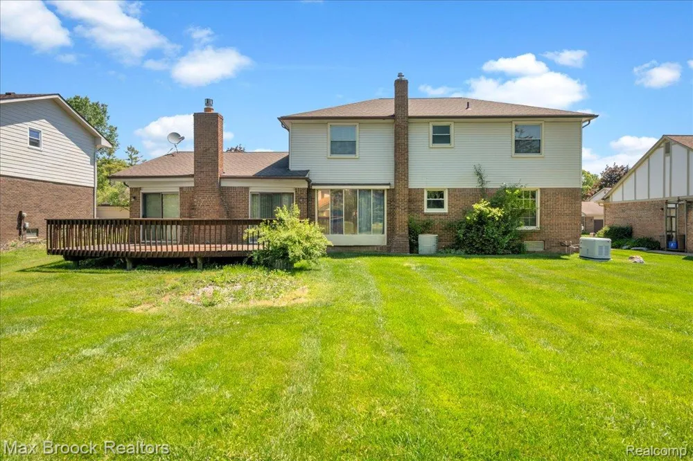 217 Stonetree Circle Rochester Hills City, MI 48309