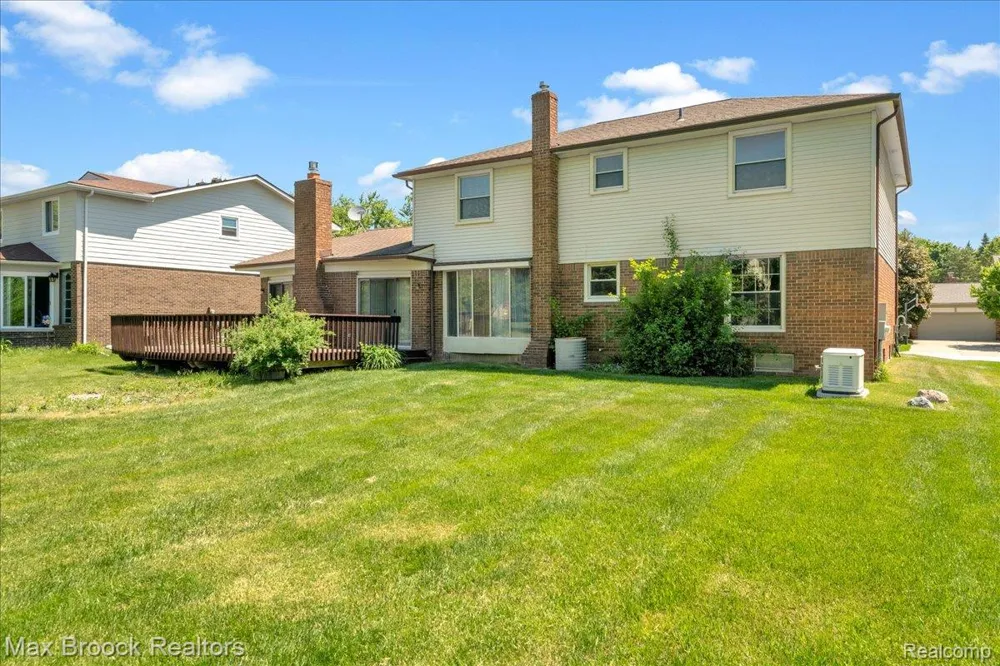 217 Stonetree Circle Rochester Hills City, MI 48309