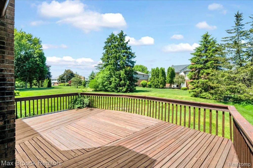 217 Stonetree Circle Rochester Hills City, MI 48309