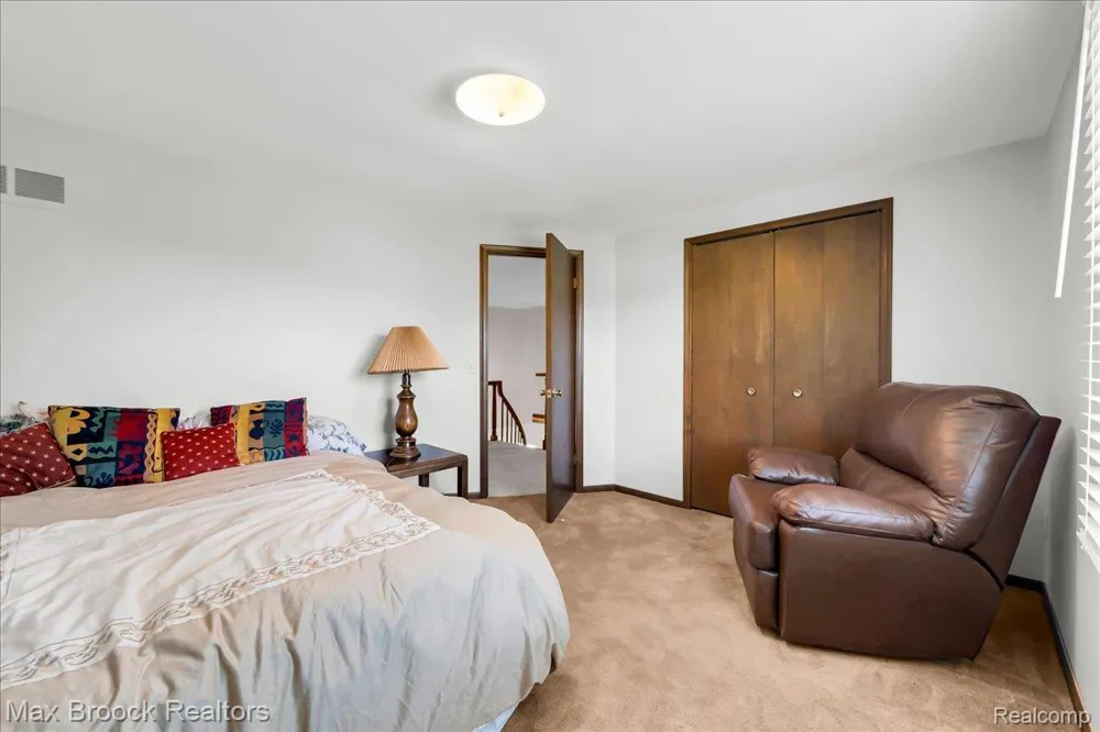 217 Stonetree Circle Rochester Hills City, MI 48309