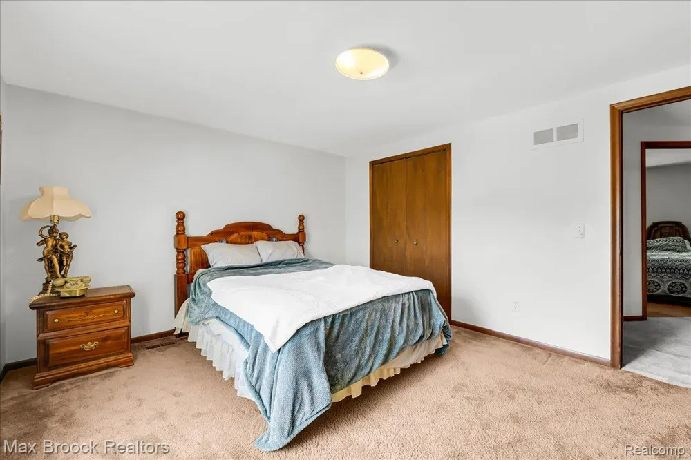 217 Stonetree Circle Rochester Hills City, MI 48309