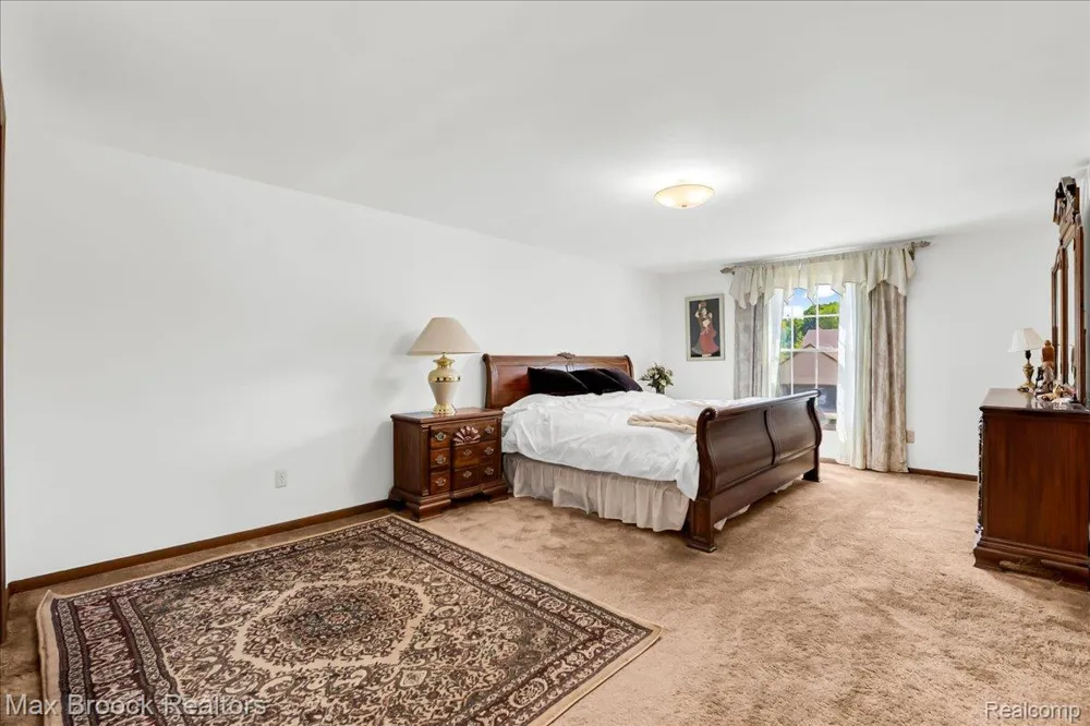 217 Stonetree Circle Rochester Hills City, MI 48309