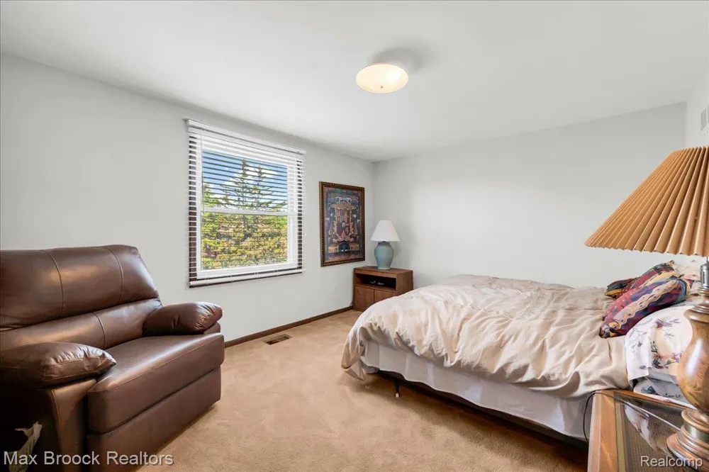 217 Stonetree Circle Rochester Hills City, MI 48309
