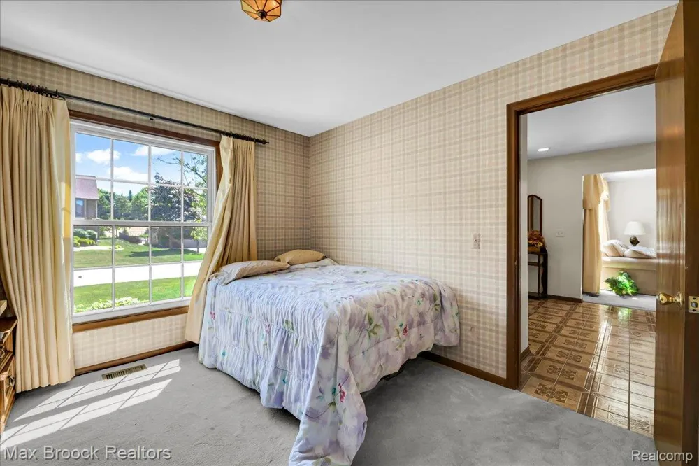 217 Stonetree Circle Rochester Hills City, MI 48309