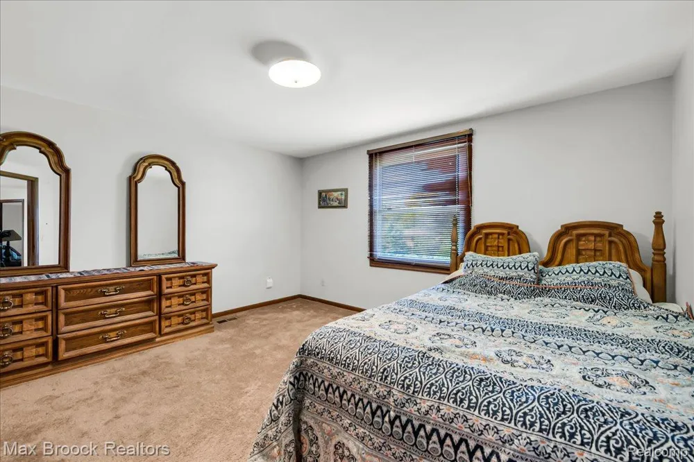 217 Stonetree Circle Rochester Hills City, MI 48309