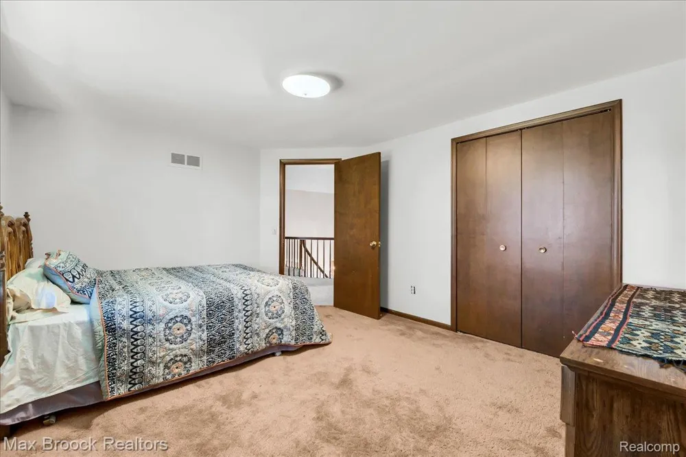 217 Stonetree Circle Rochester Hills City, MI 48309