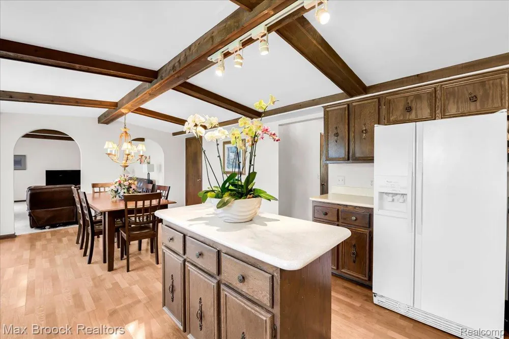 217 Stonetree Circle Rochester Hills City, MI 48309