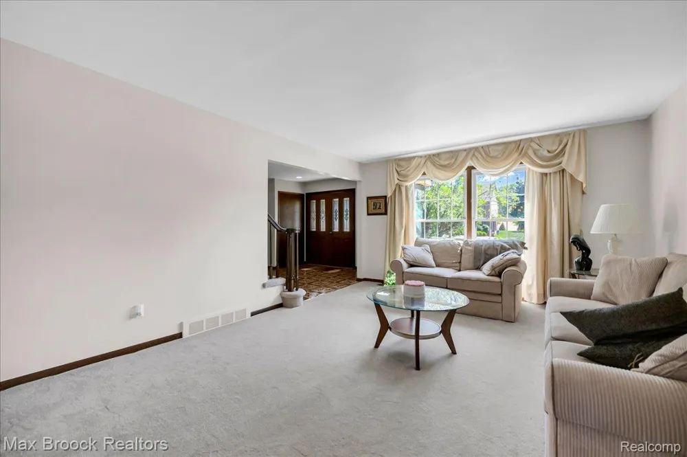 217 Stonetree Circle Rochester Hills City, MI 48309