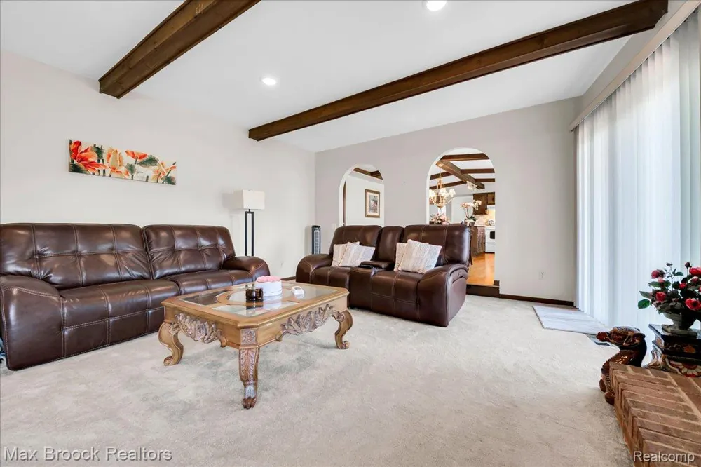 217 Stonetree Circle Rochester Hills City, MI 48309
