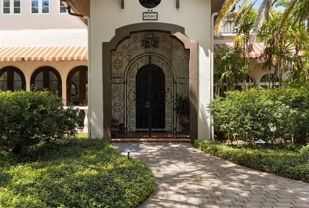 4803 W WOODMERE ROAD Tampa, FL 33609