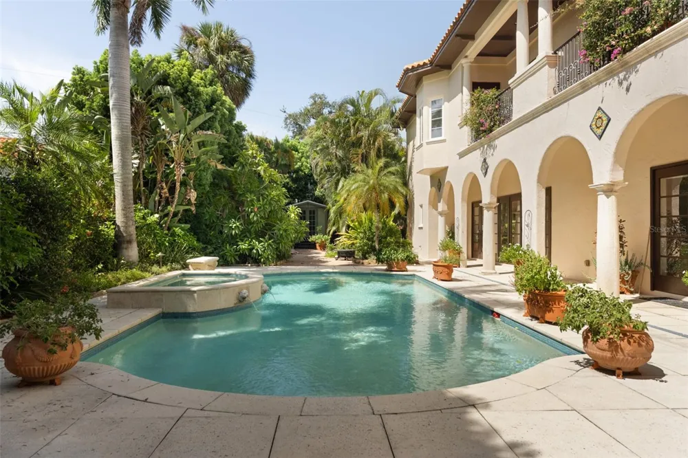 4803 W WOODMERE ROAD Tampa, FL 33609