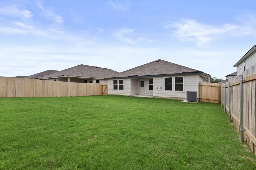 335 Boatman Cove Seguin, TX 78155