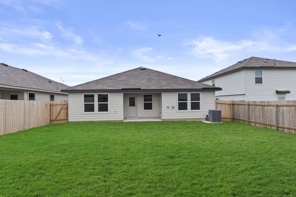 335 Boatman Cove Seguin, TX 78155