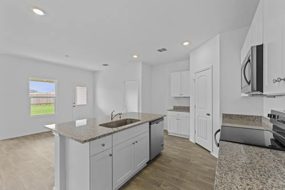 335 Boatman Cove Seguin, TX 78155