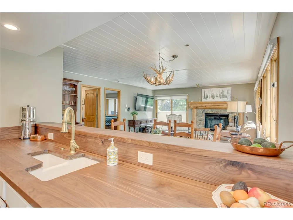 1206 Village Road #A-108 Avon, CO 81620