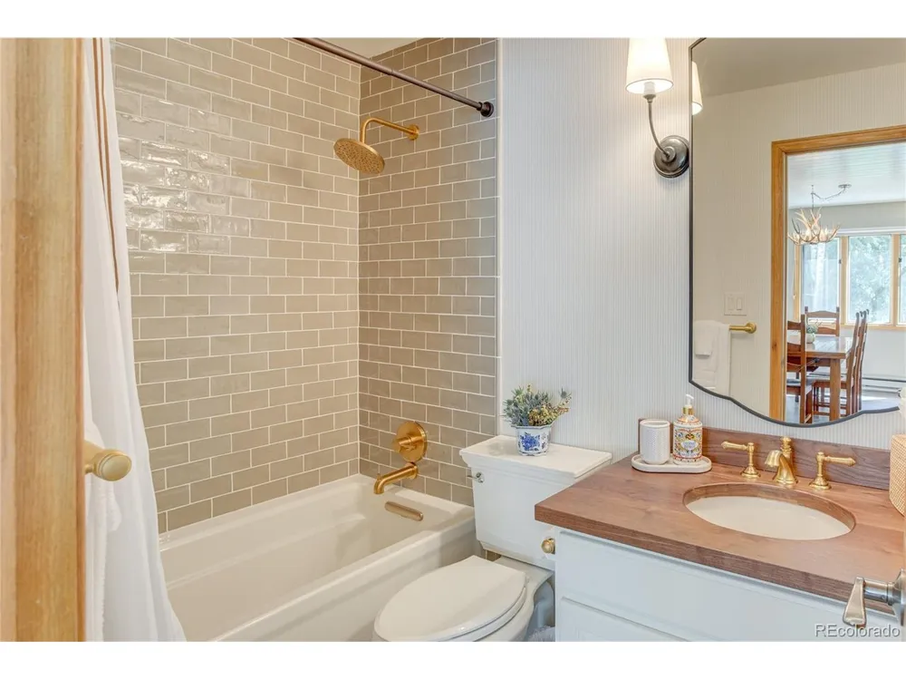 1206 Village Road #A-108 Avon, CO 81620
