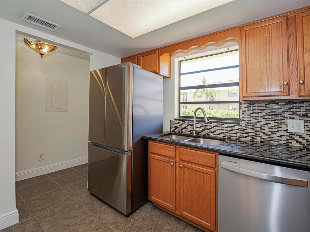 400 18th Street #G2 Vero Beach, FL 32960