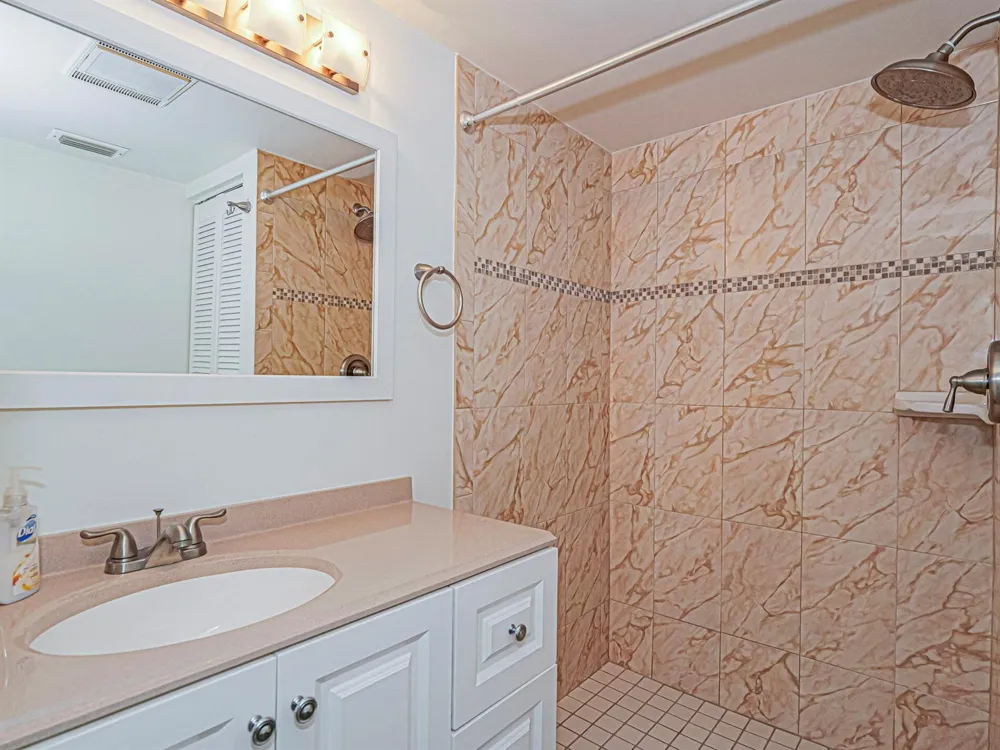 400 18th Street #G2 Vero Beach, FL 32960