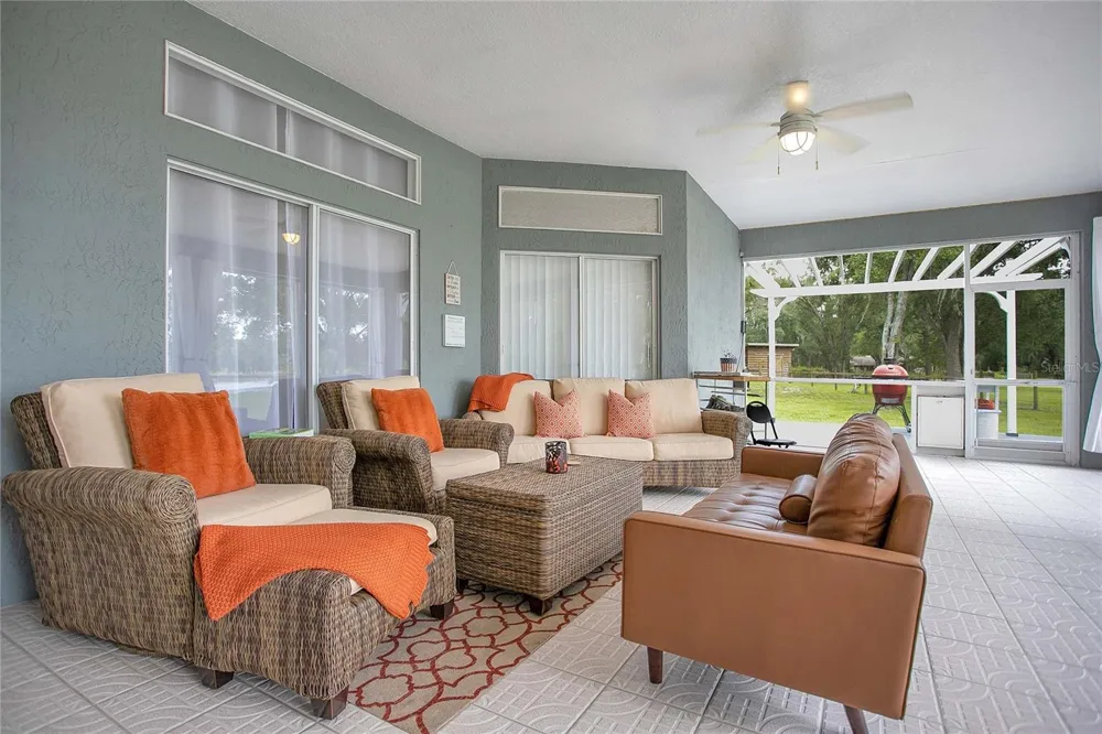 19616 LIVINGSTON AVENUE Lutz, FL 33559