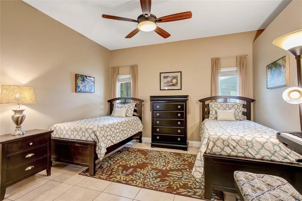 19616 LIVINGSTON AVENUE Lutz, FL 33559