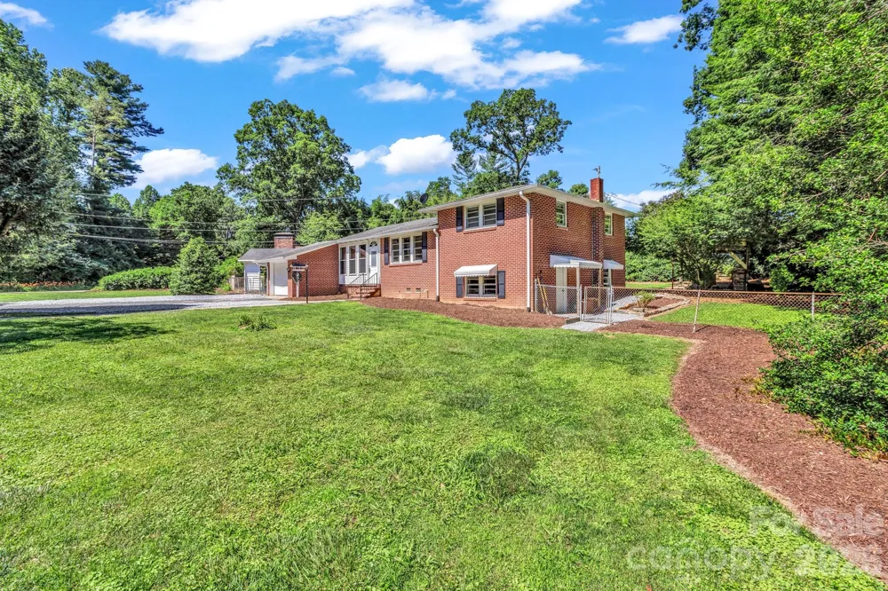 907 W Blue Ridge Road East Flat Rock, NC 28726