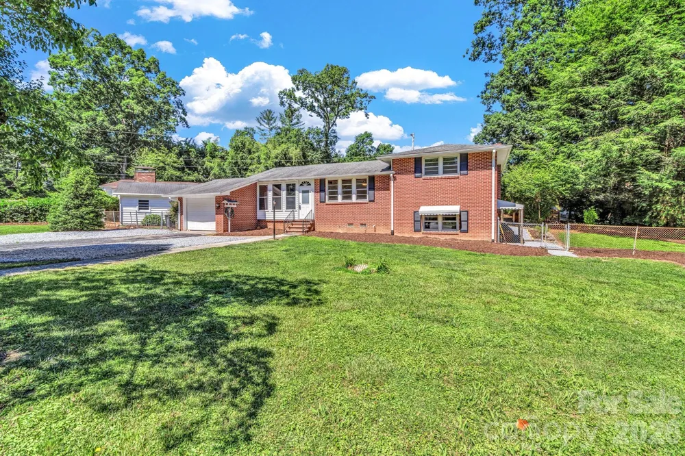 907 W Blue Ridge Road East Flat Rock, NC 28726