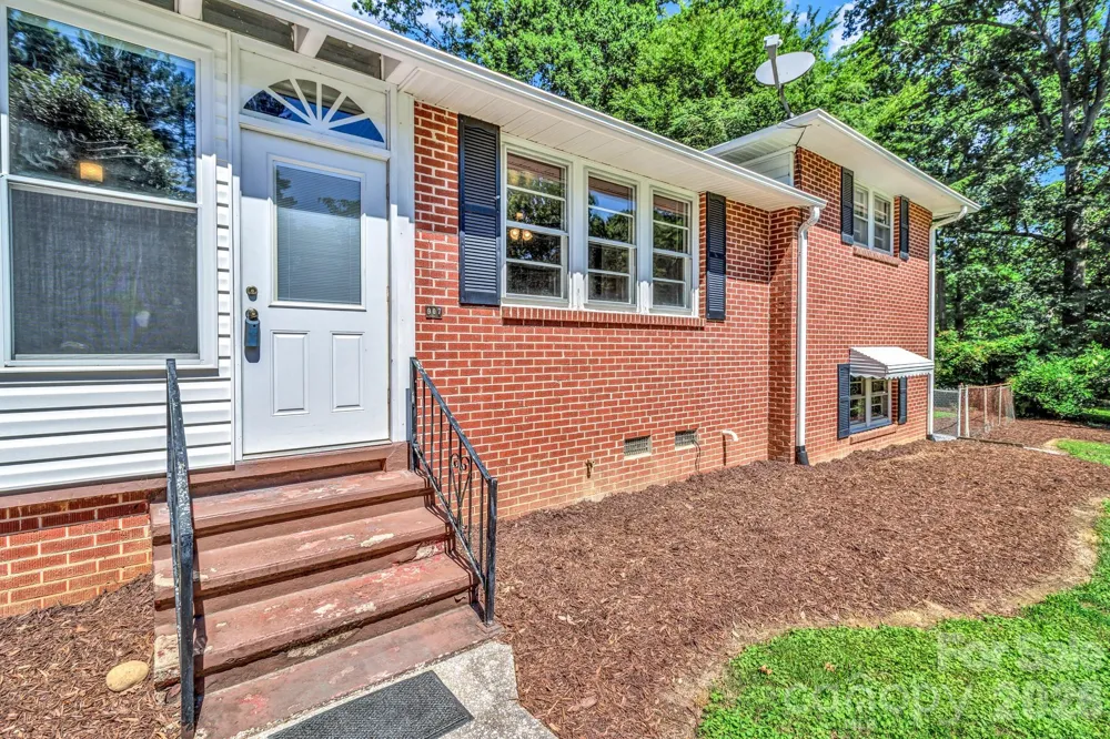 907 W Blue Ridge Road East Flat Rock, NC 28726