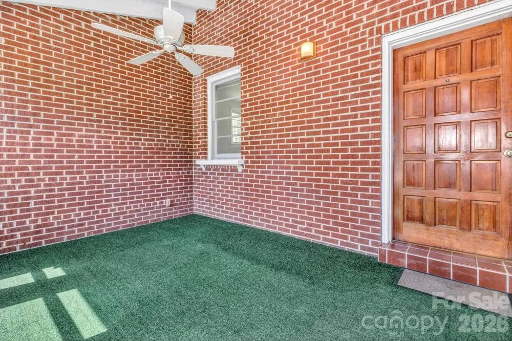 907 W Blue Ridge Road East Flat Rock, NC 28726