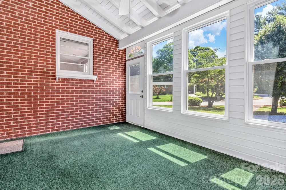 907 W Blue Ridge Road East Flat Rock, NC 28726