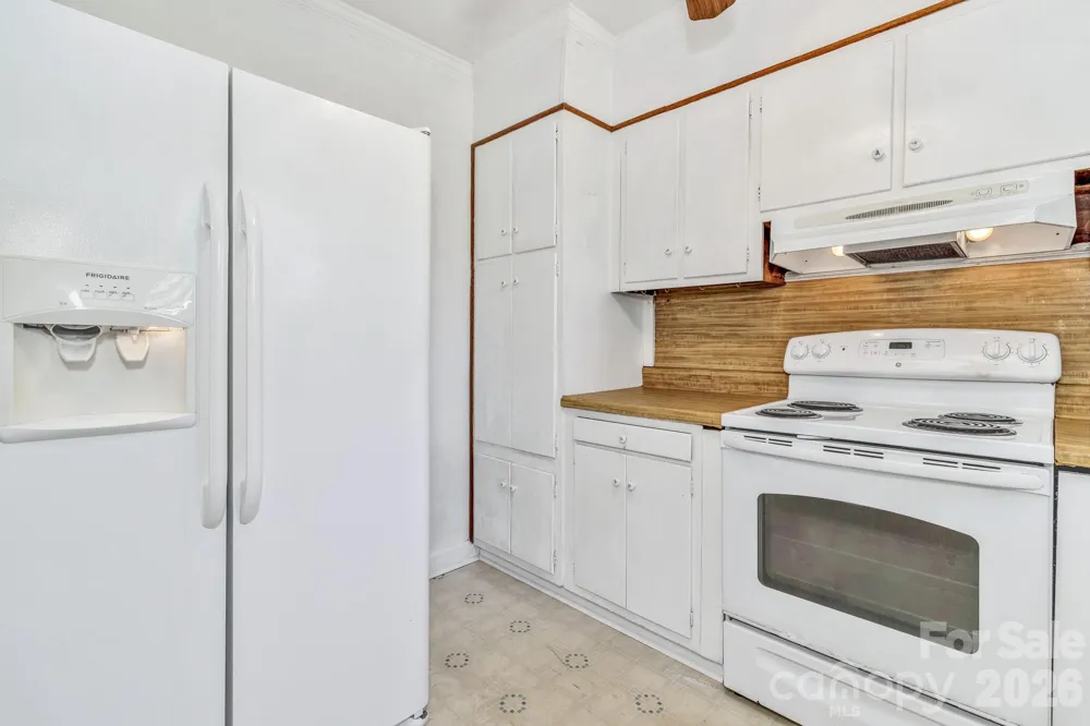 907 W Blue Ridge Road East Flat Rock, NC 28726