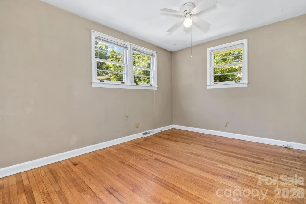 907 W Blue Ridge Road East Flat Rock, NC 28726