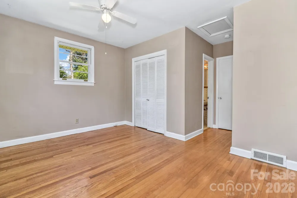 907 W Blue Ridge Road East Flat Rock, NC 28726