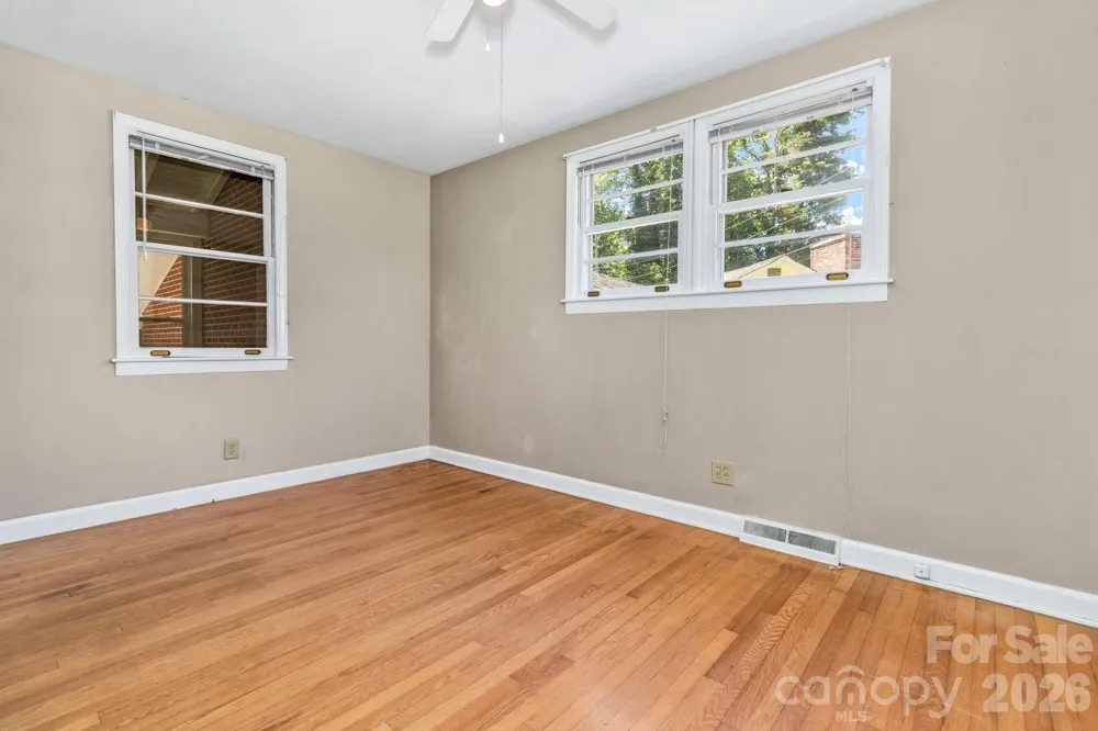 907 W Blue Ridge Road East Flat Rock, NC 28726