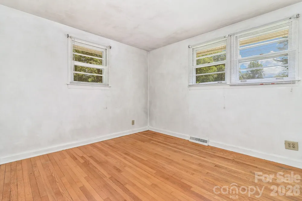 907 W Blue Ridge Road East Flat Rock, NC 28726
