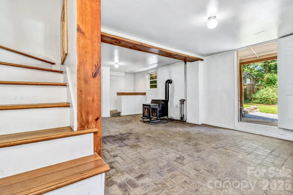 907 W Blue Ridge Road East Flat Rock, NC 28726
