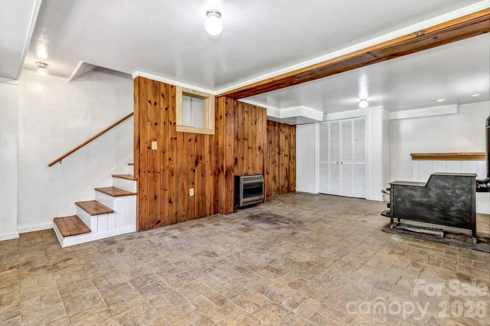 907 W Blue Ridge Road East Flat Rock, NC 28726