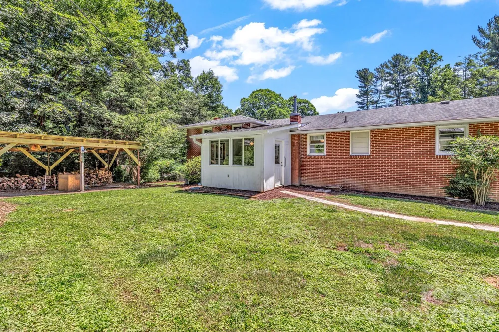 907 W Blue Ridge Road East Flat Rock, NC 28726