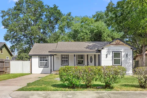 905 Elm Avenue