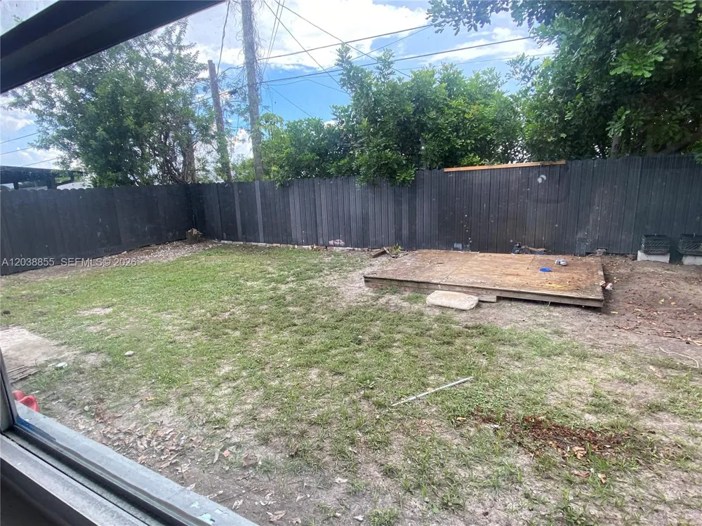 1111 VINEYARD ST Lehigh Acres, FL 33936