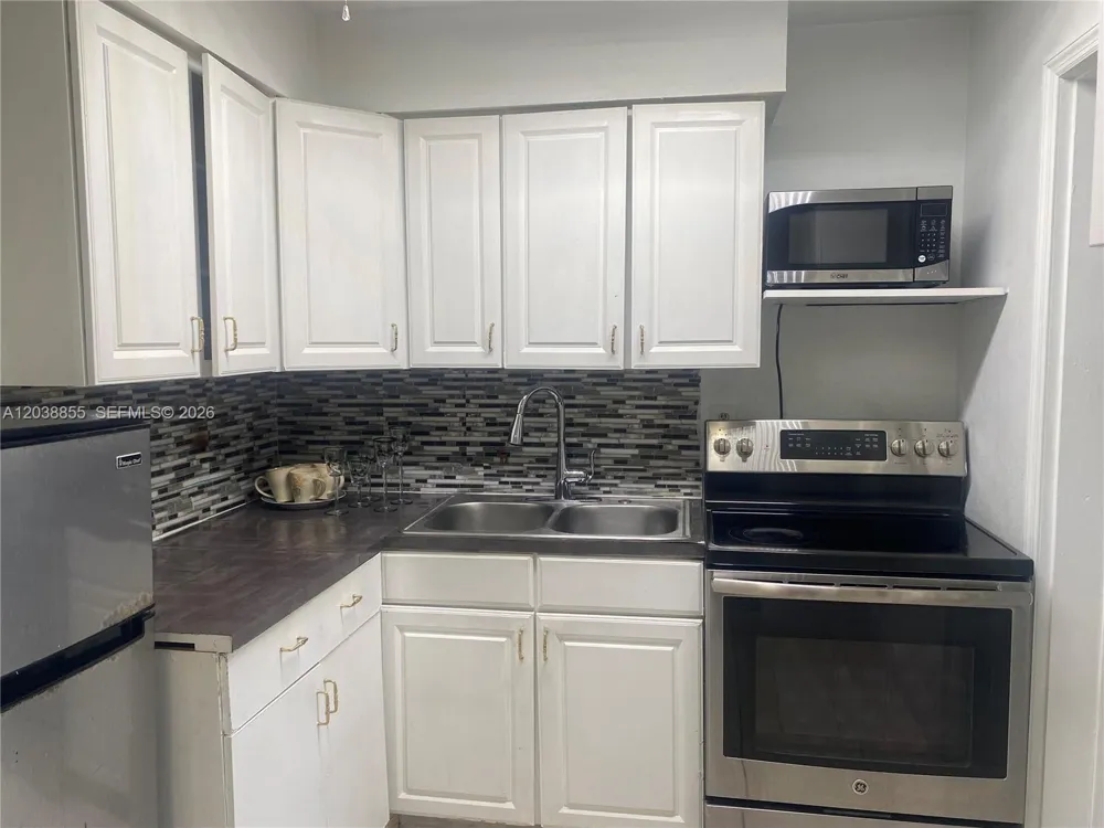 1111 VINEYARD ST Lehigh Acres, FL 33936