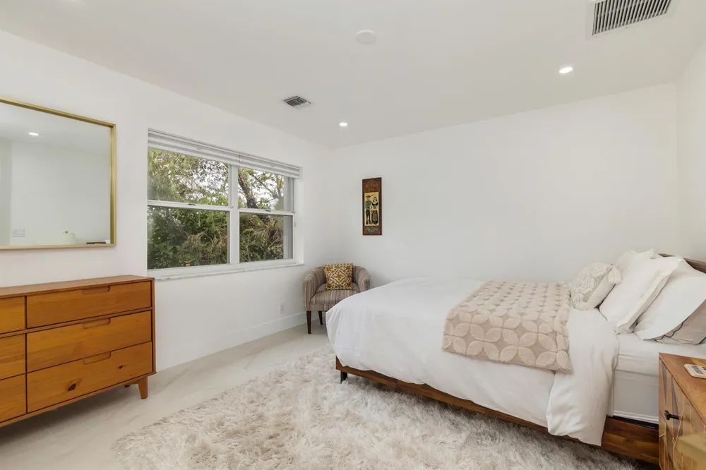 1084 Seagull Park Road S West Palm Beach, FL 33411