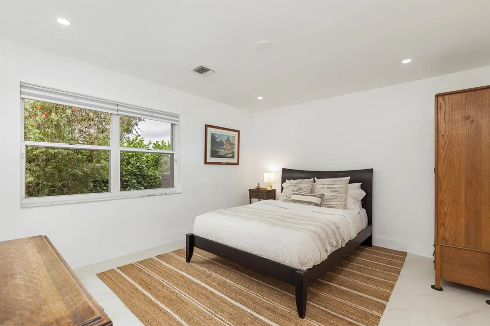 1084 Seagull Park Road S West Palm Beach, FL 33411