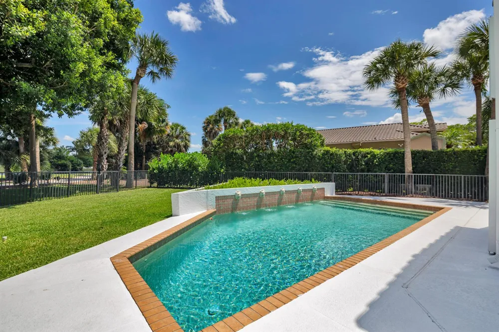 1084 Seagull Park Road S West Palm Beach, FL 33411