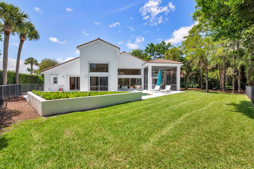 1084 Seagull Park Road S West Palm Beach, FL 33411